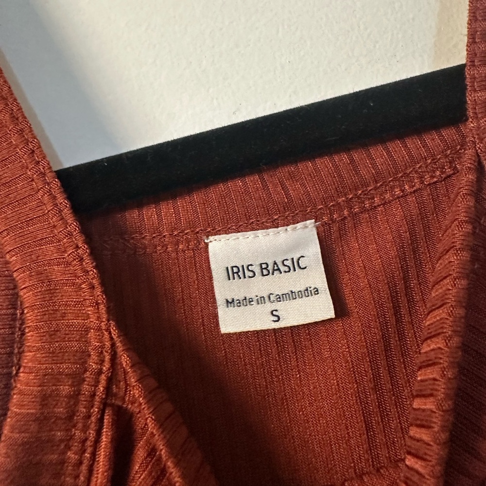 Iris Basic Ribbed Tank - Picture 3 of 3